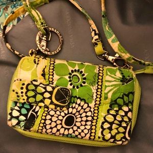 Authentic Vera Bradley Wallet - Wristlet & Long Strap - Green - Good Condition❣️